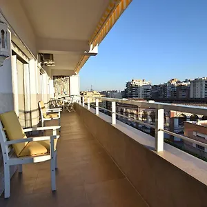Luxury Reding Solo Familias Apartment